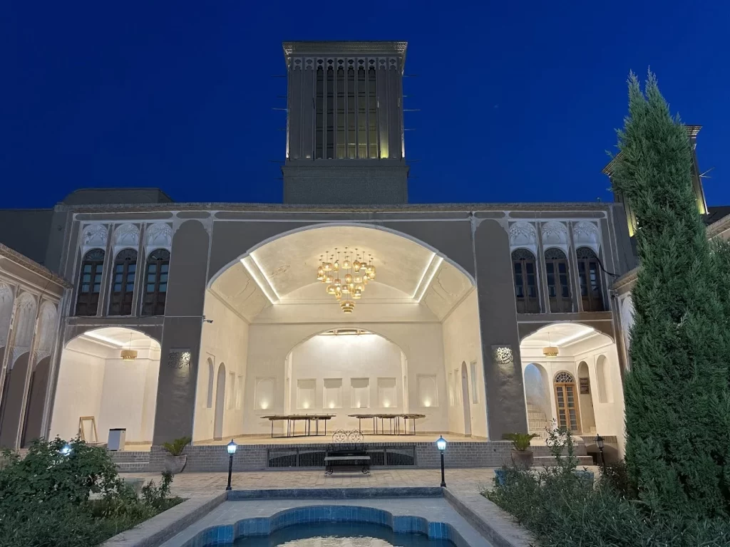 تصویر جلد آگهی