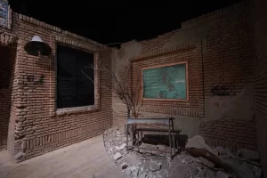 فضای داخلی گالری نمایشگاهی باغ موزه دفاع مقدس یزد