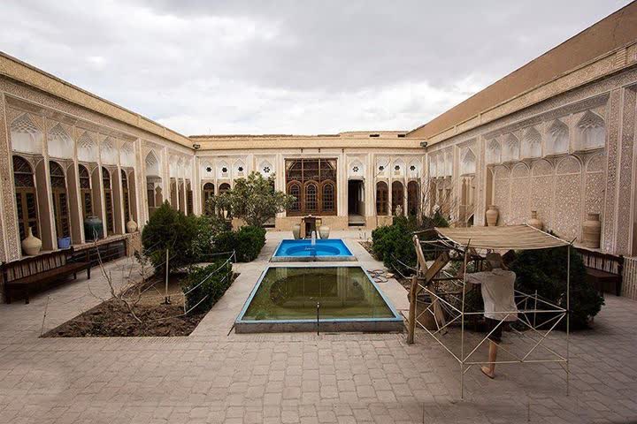 تصویر جلد آگهی